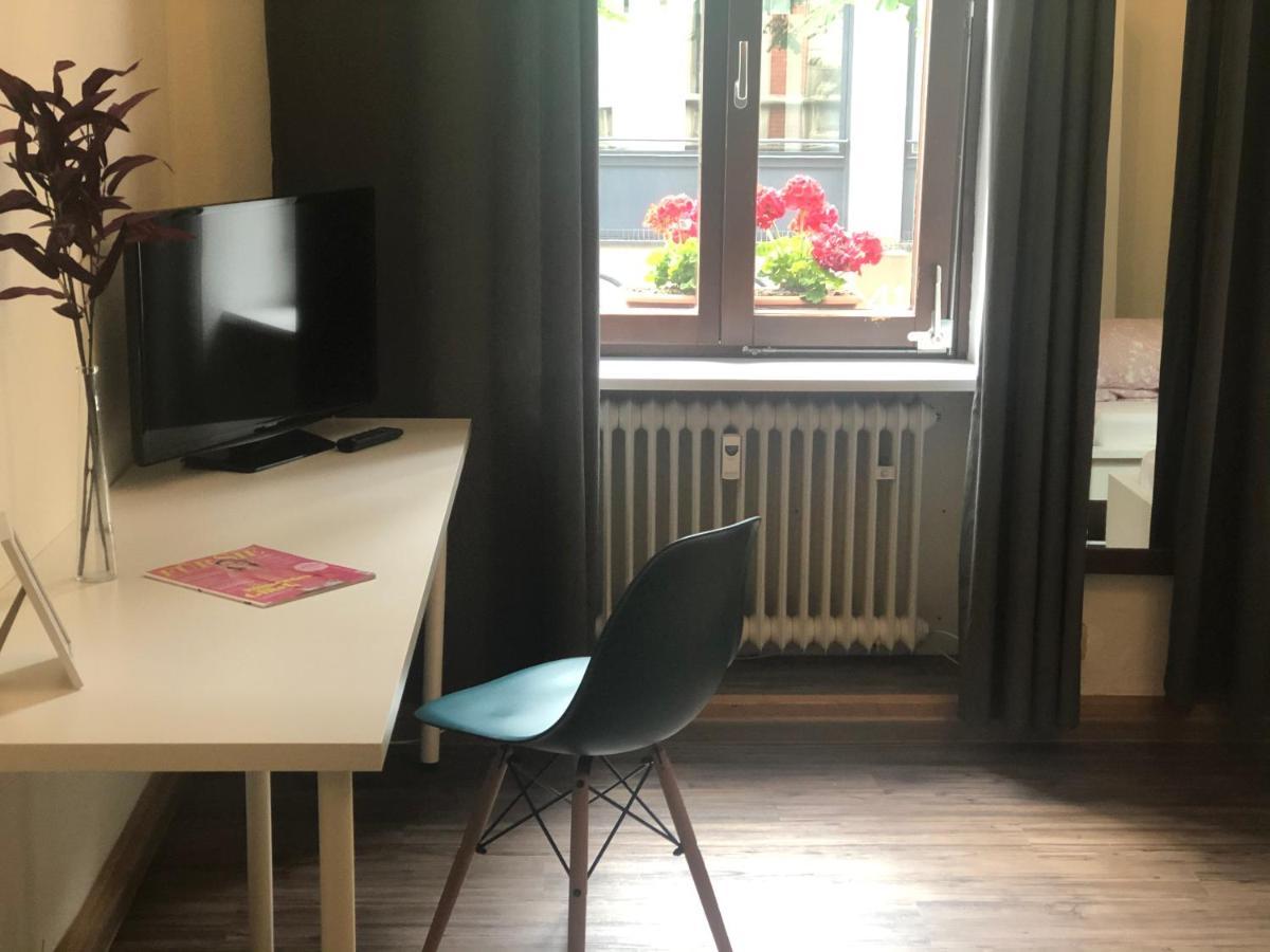 Pension Stadtmitte Garni Karlsruhe Bagian luar foto